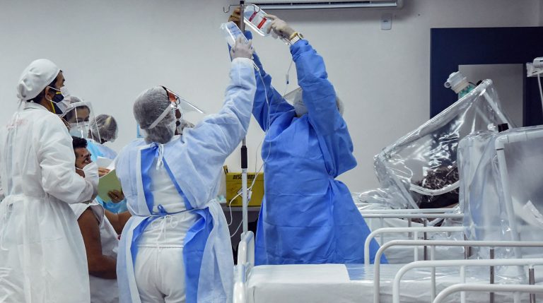 Custo do novo piso da enfermagem deve considerar profissionais ativos, dizem entidades 